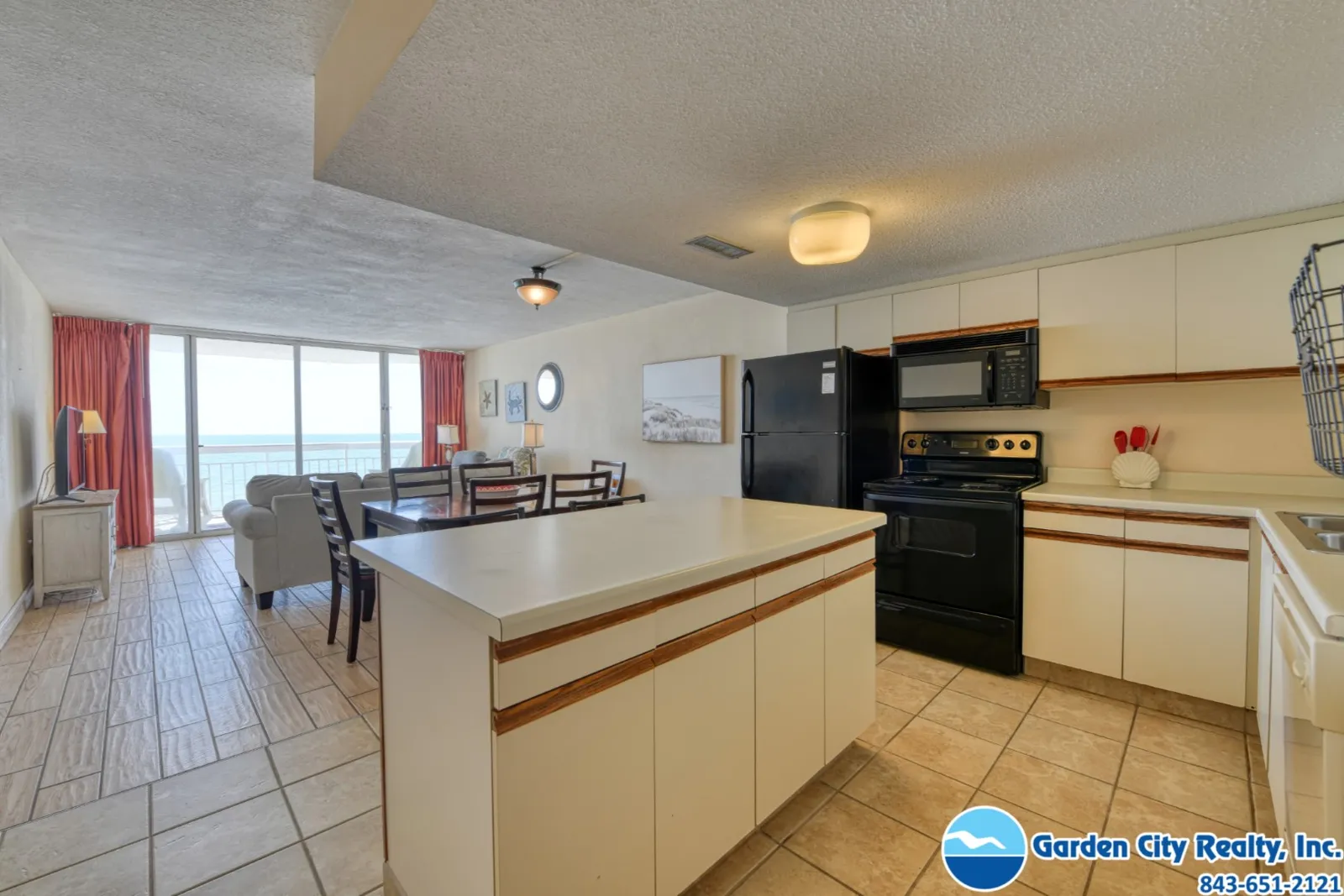 Water's Edge 709 photo 13