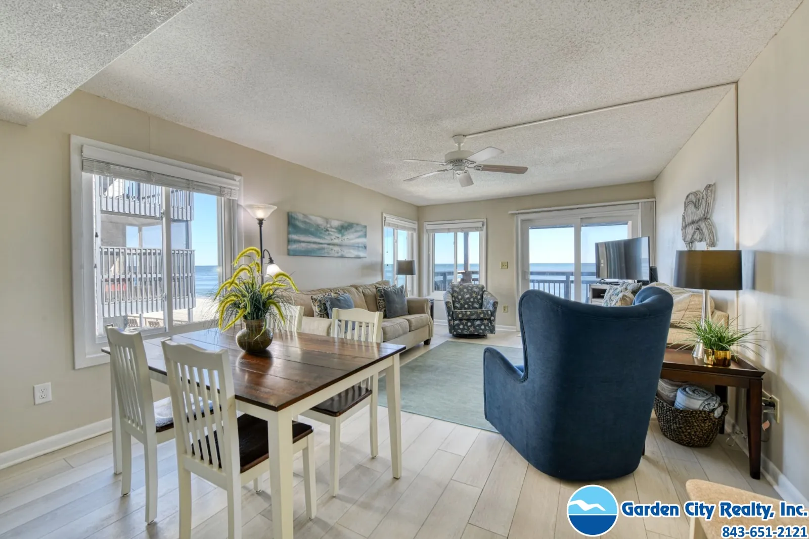 Afterdeck 206 photo 11