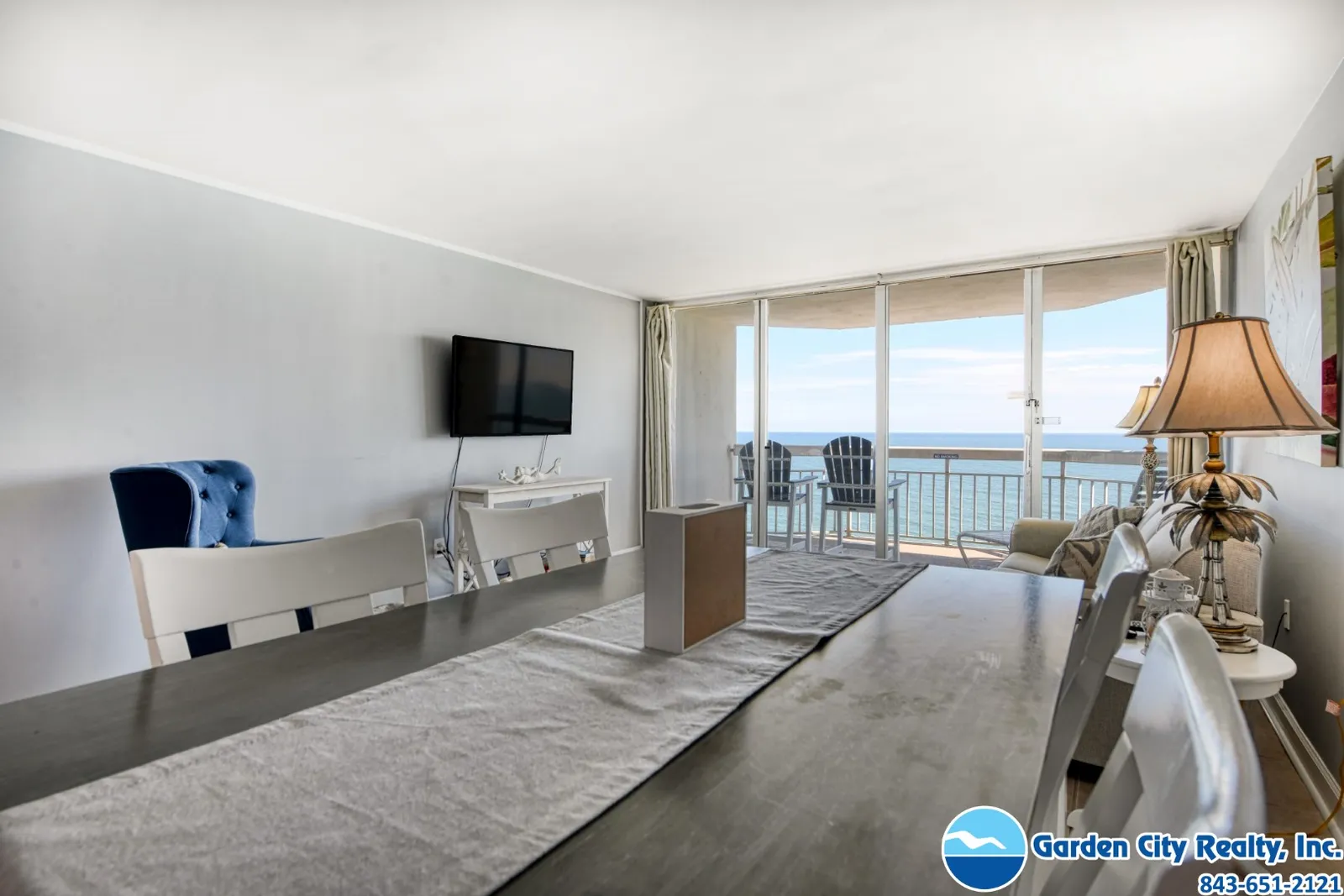 Water's Edge 1406 photo 13