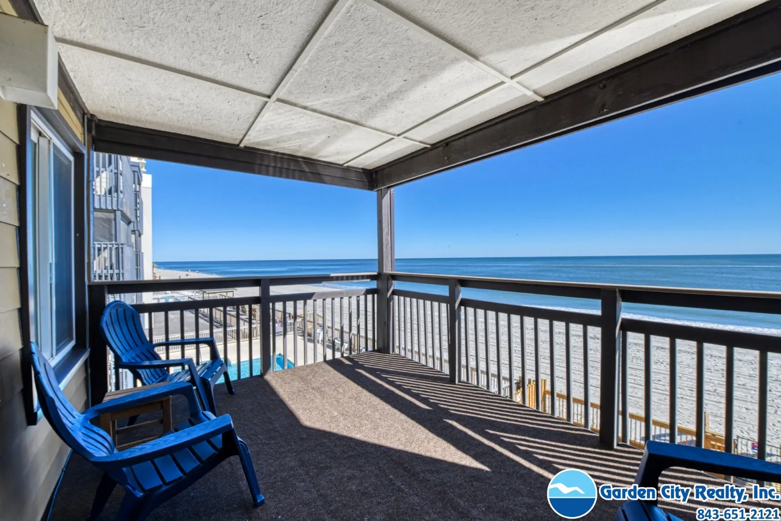Afterdeck 206 photo 1