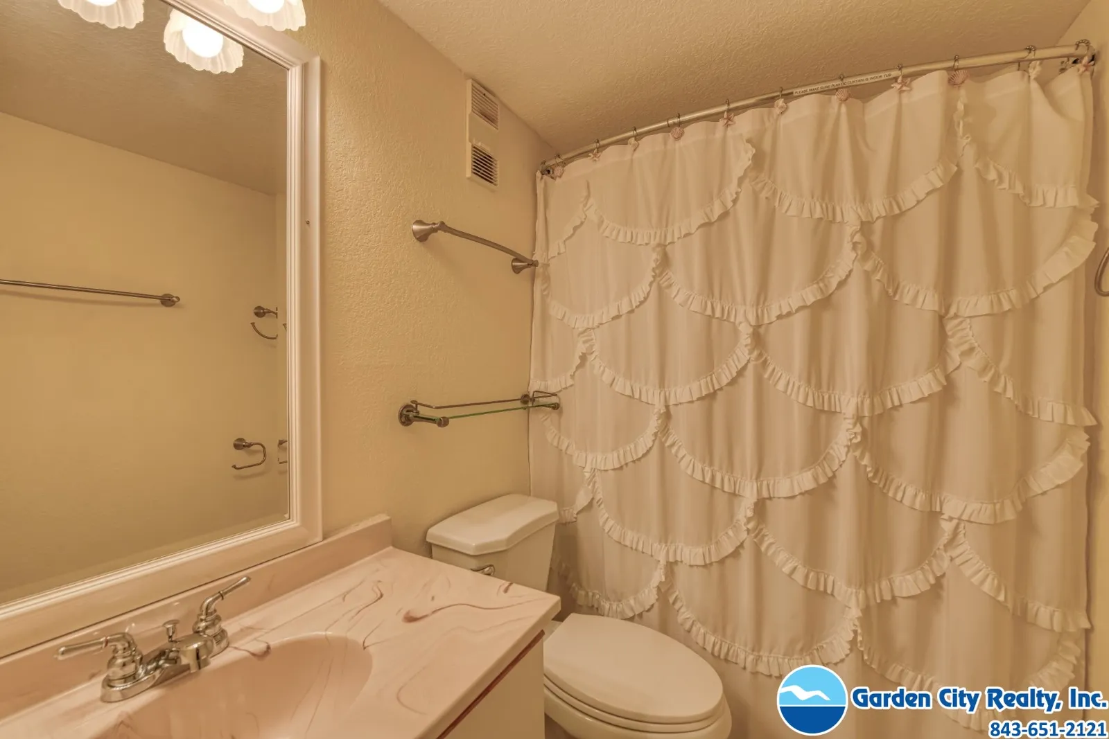 Water's Edge 708 photo 19