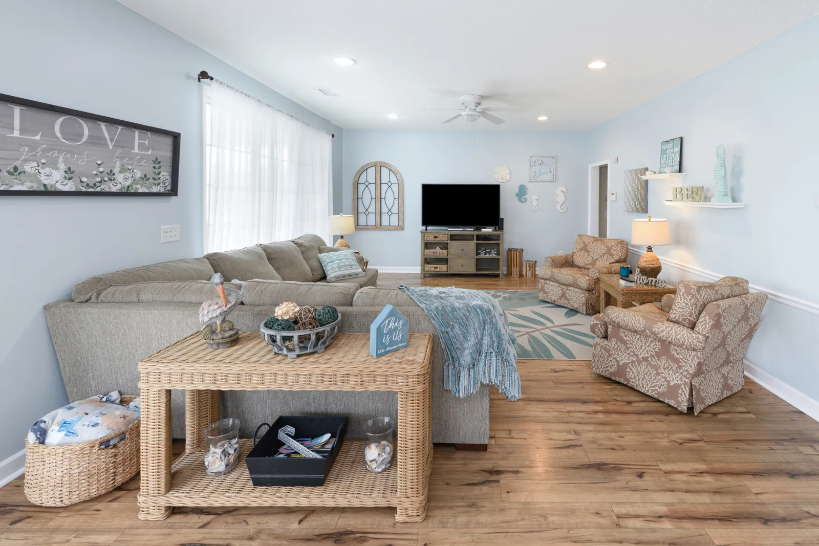 Pelican Point photo 12