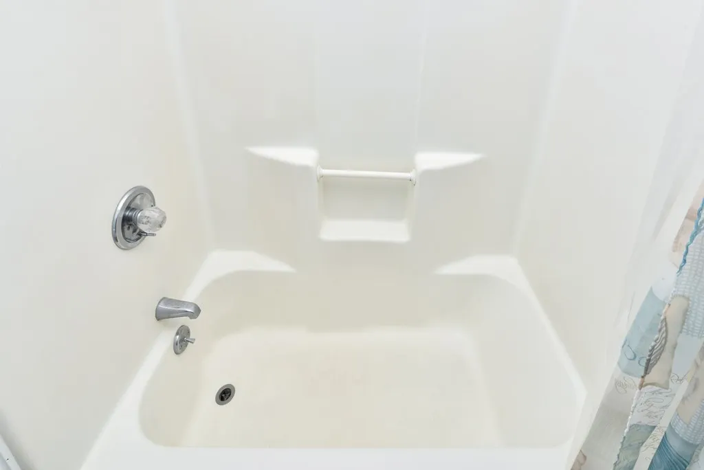 Ocean Six 604 photo 18