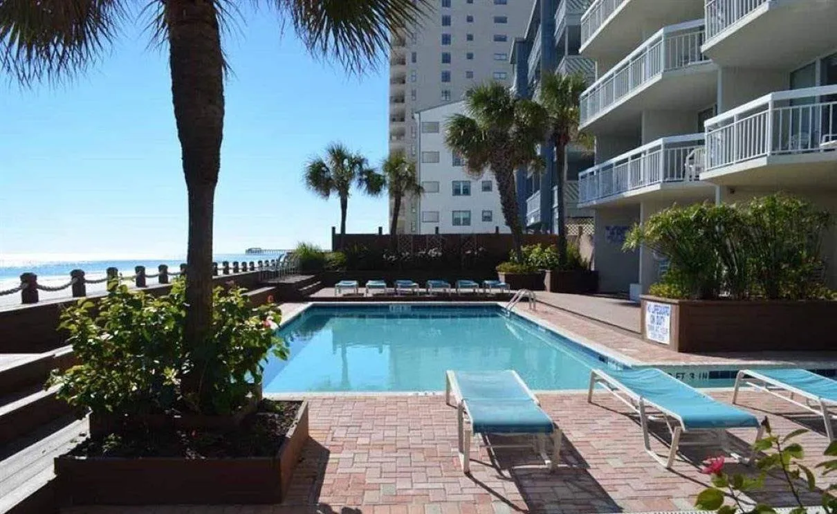 Water's Edge 210 photo 22