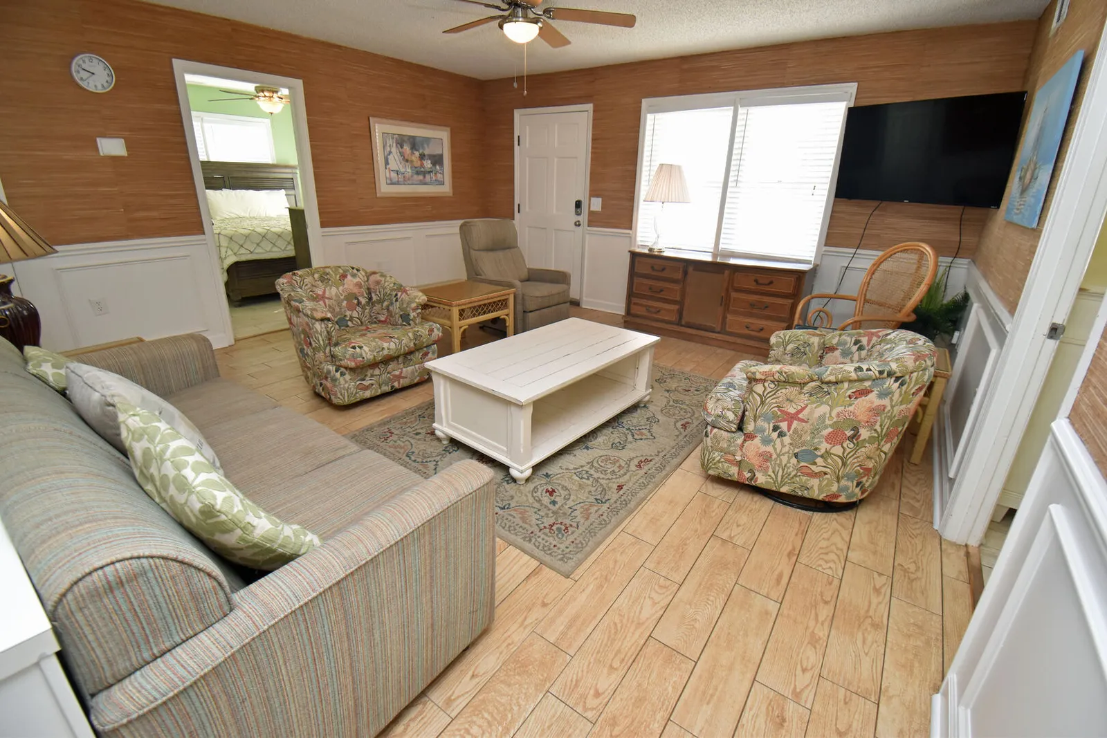 Electa's Place Down photo 3