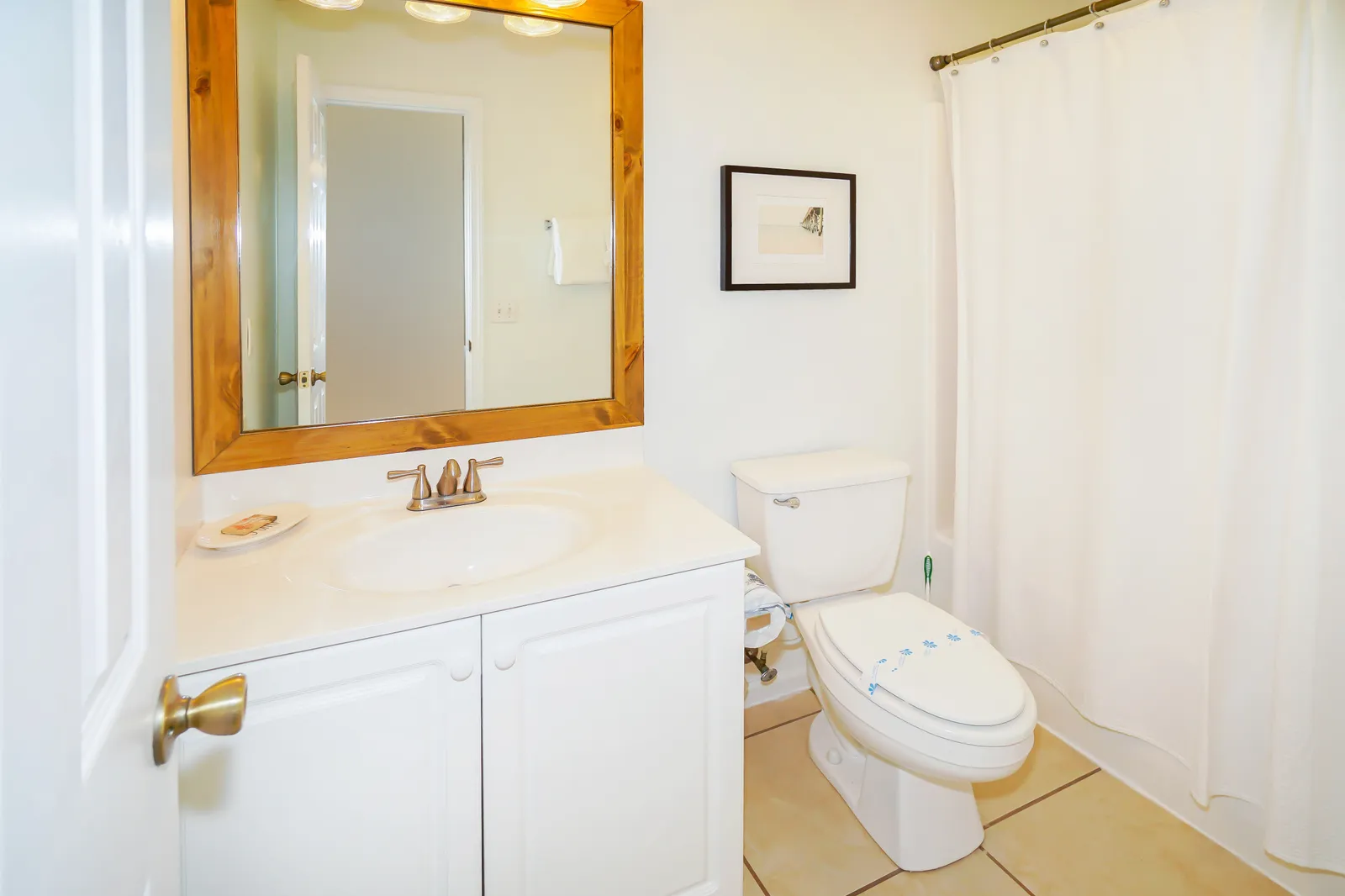 Giant Jim's Beachfront Inn photo 9