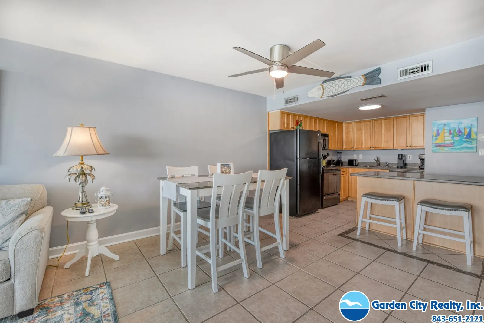 Water's Edge 1406 photo 12