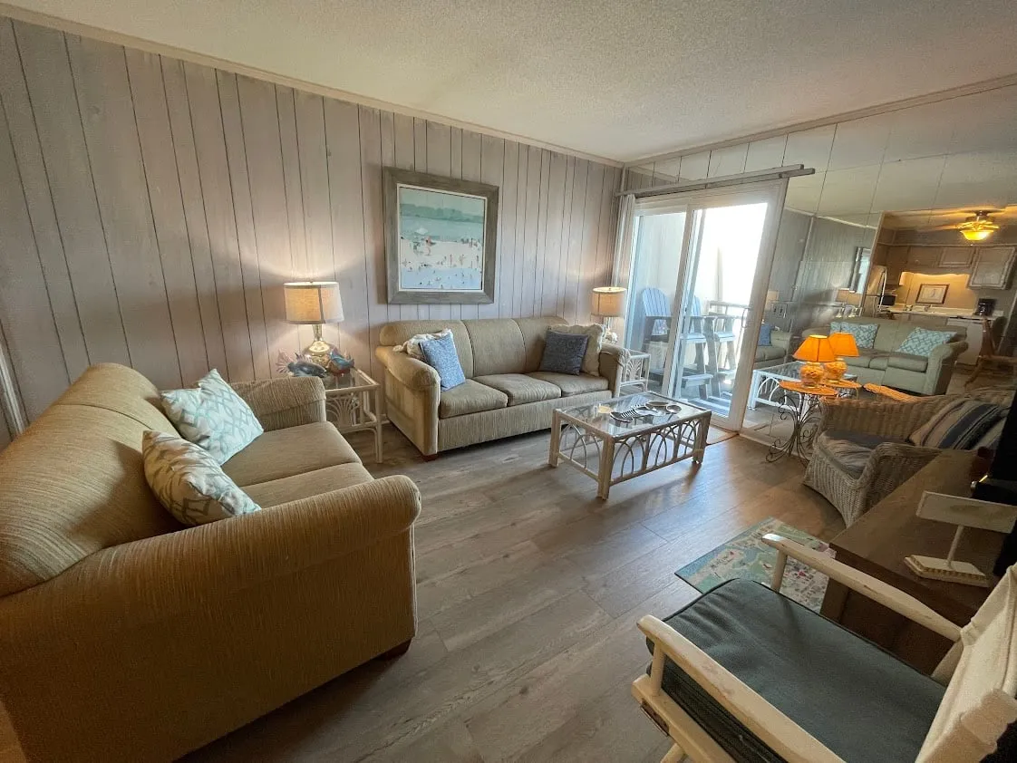 Inlet Pointe 37 photo 1
