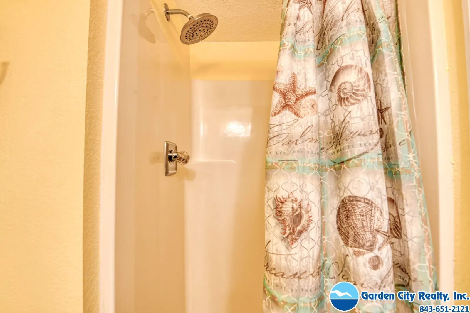 Water's Edge 708 photo 15