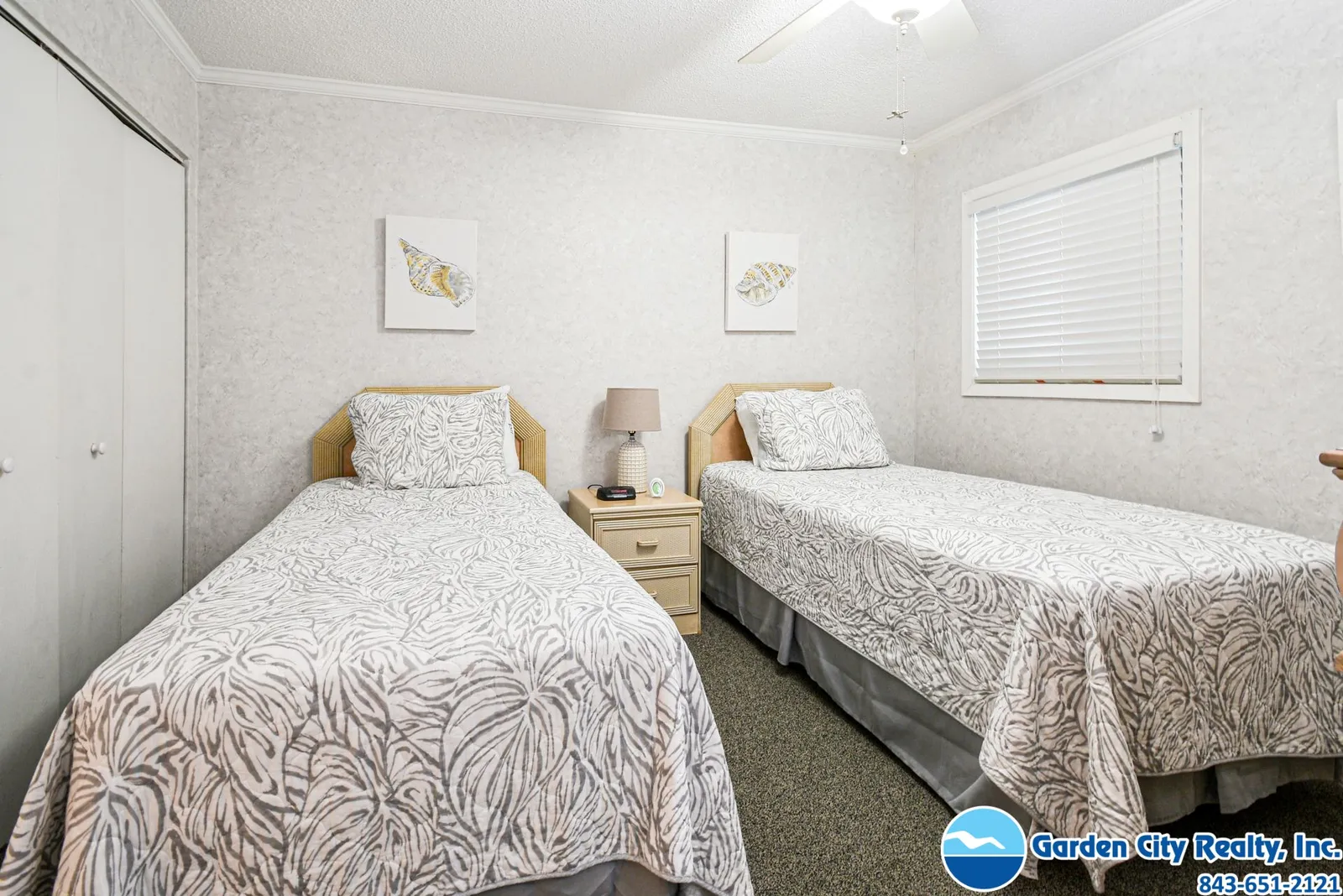 Water's Edge 1511 photo 21