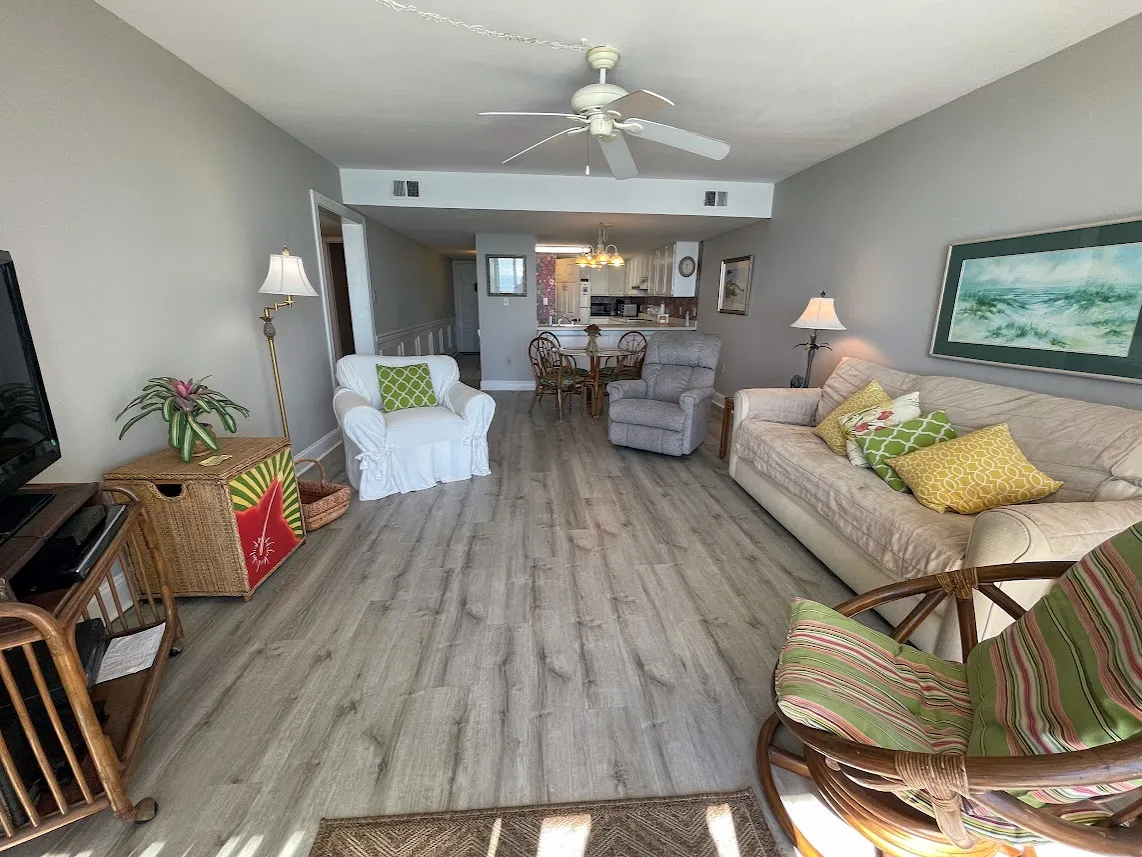 Horizon East 703 photo 2