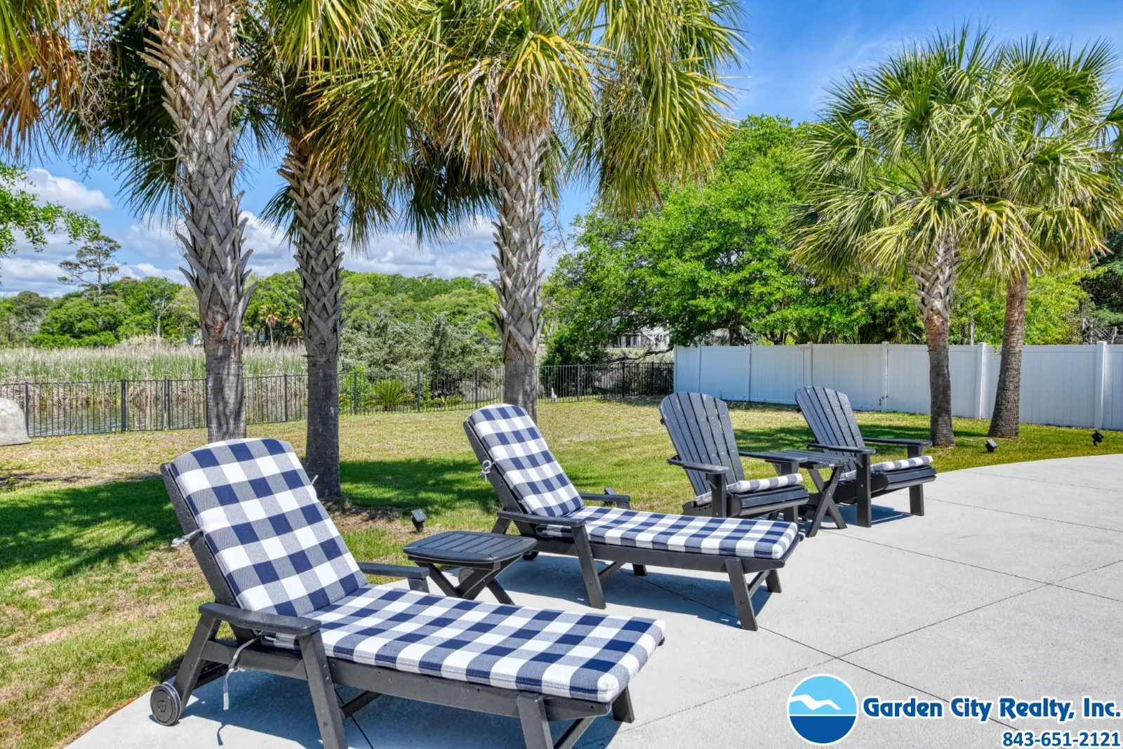 Lollipops Beach House photo 11