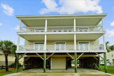 Royal Reef 1864 S. Waccamaw Dr. Garden City, SC 29576