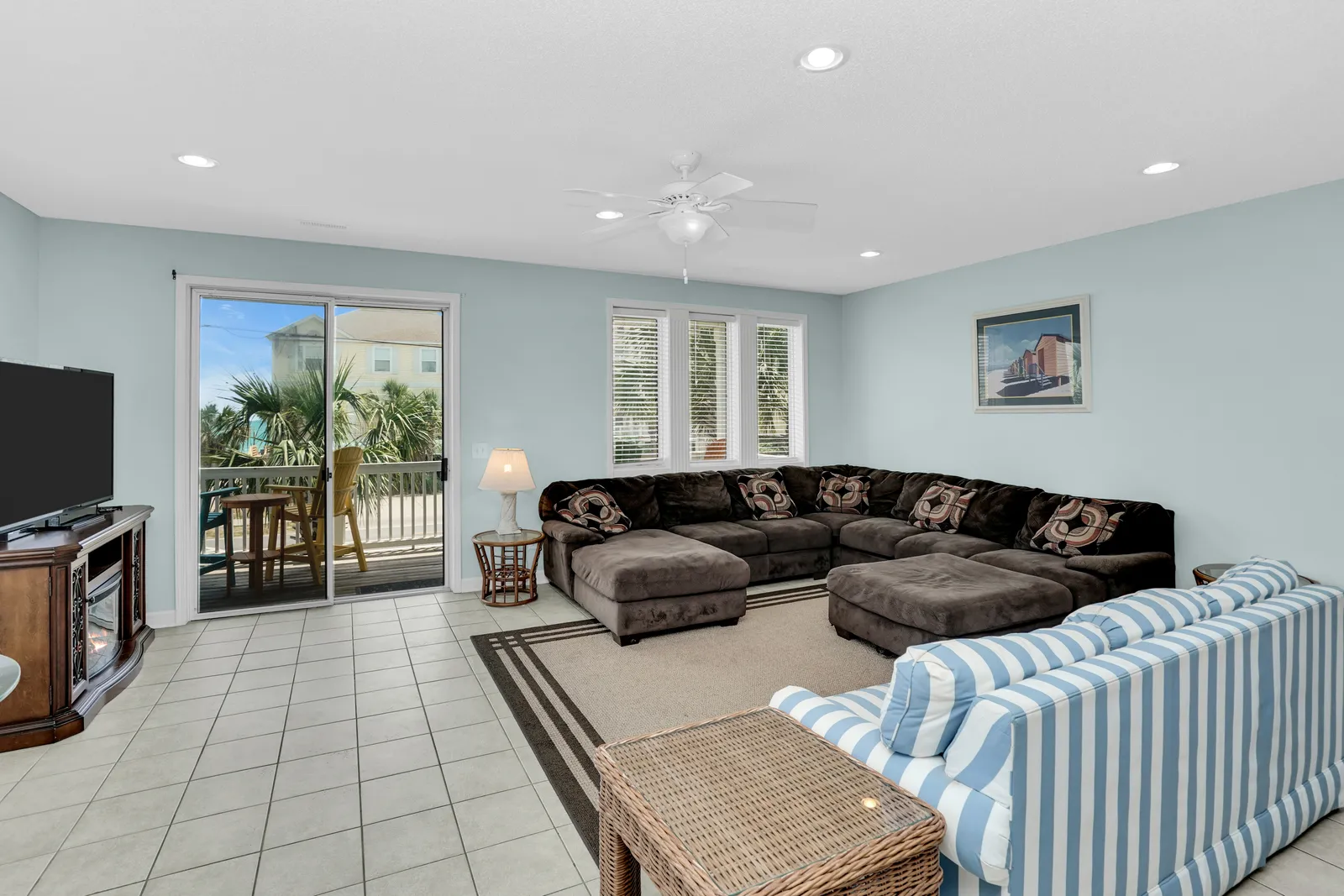 Blue Hawaiian photo 23