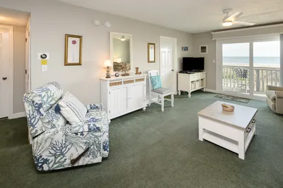 Dolphin Cay 102