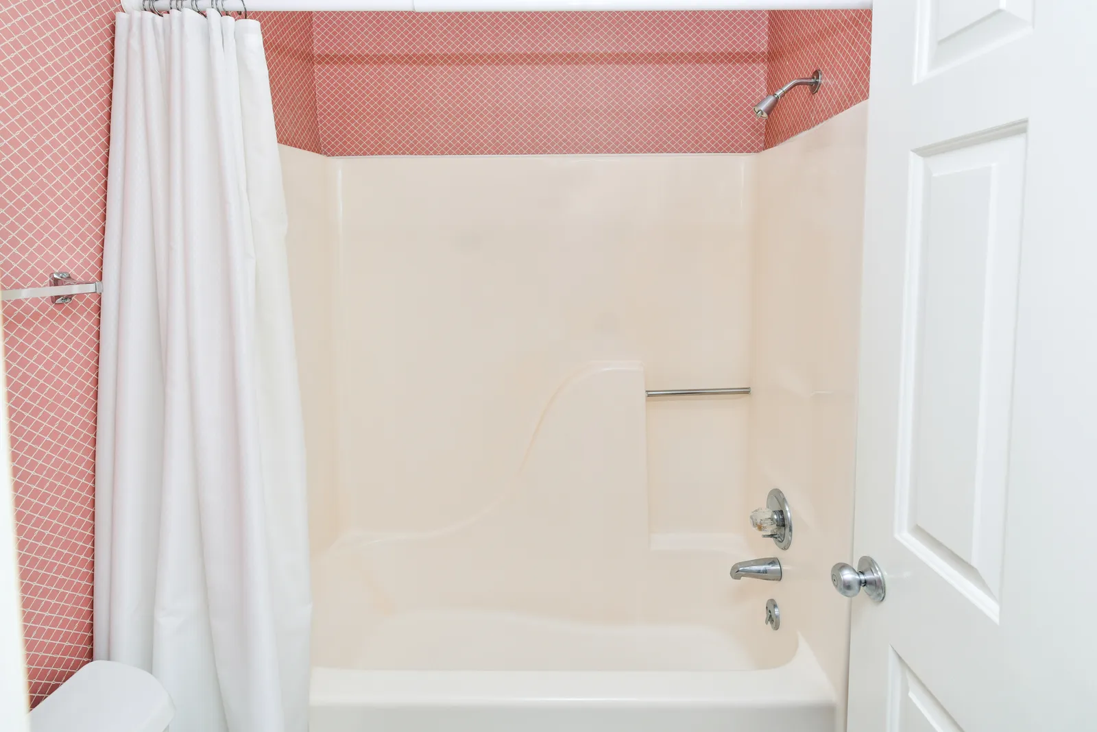 Islander E1 photo 17