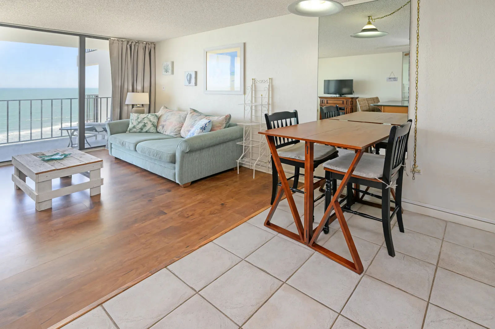 Royal Garden Resort 706 photo 4