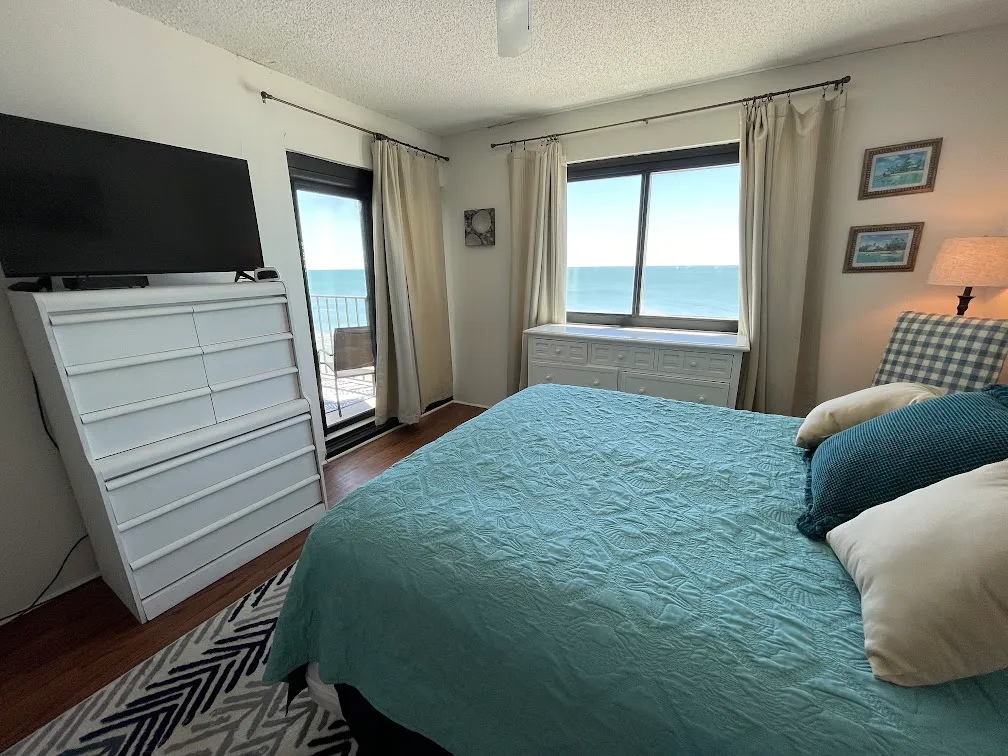 Horizon East 704 photo 16