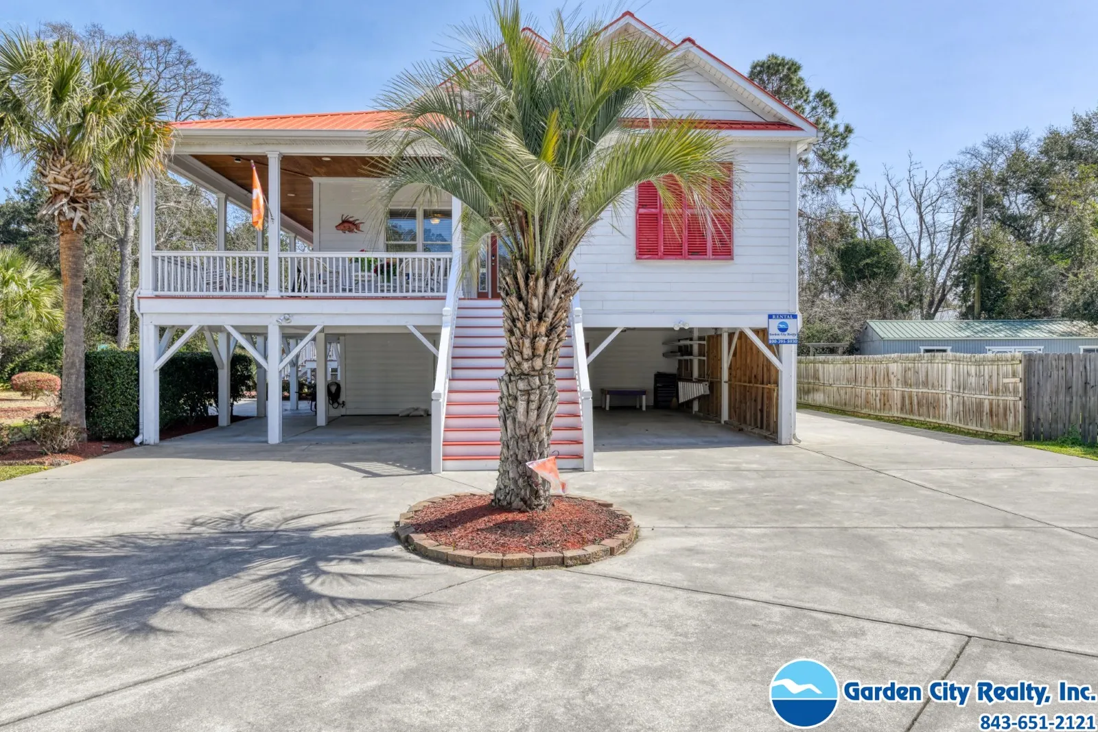 GaGa and Papa's Beach Palace photo 3