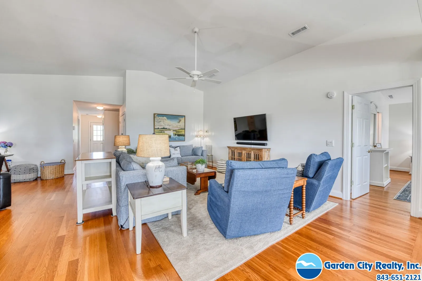 Lollipops Beach House photo 22
