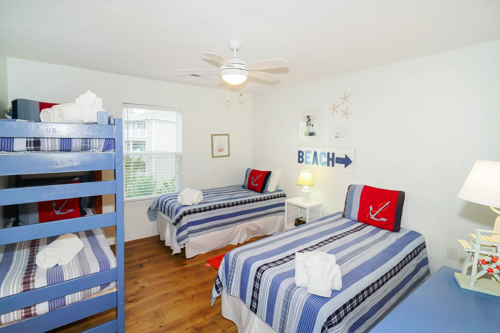 Giant Jim's Beachfront Inn photo 10