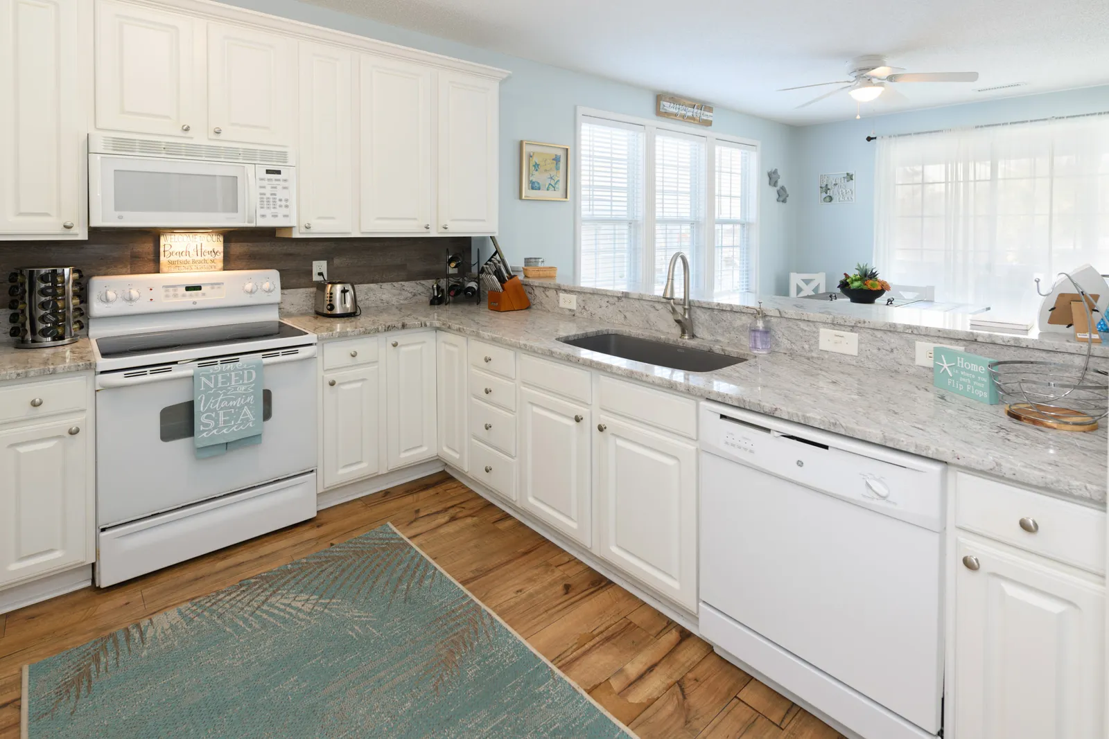 Pelican Point photo 5