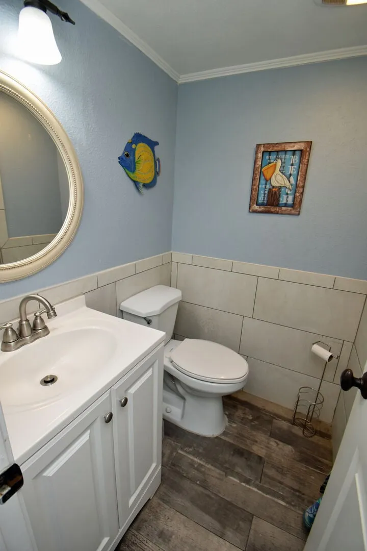 Water's Edge 210 photo 12