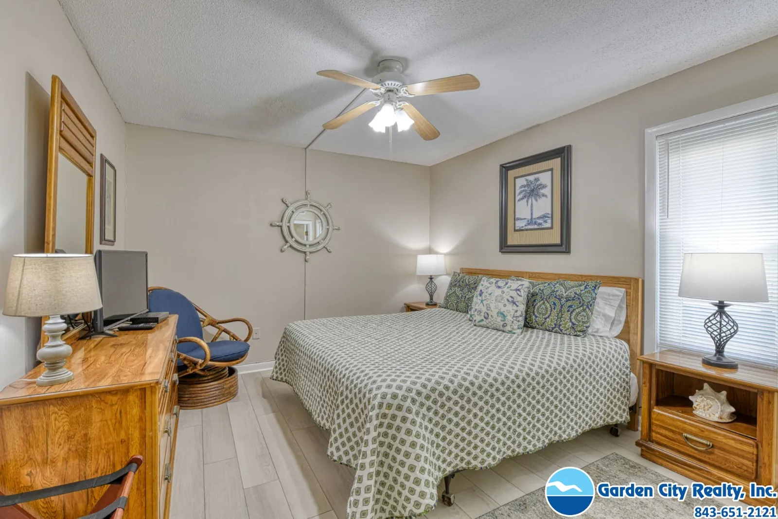 Afterdeck 206 photo 22
