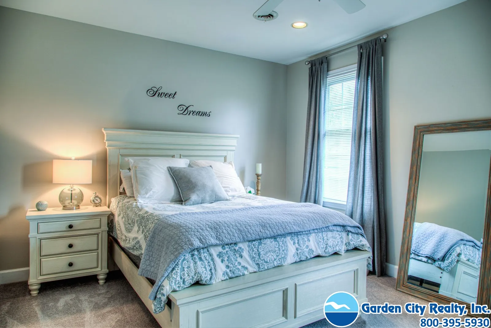 Cozy Coastal Cottage photo 18