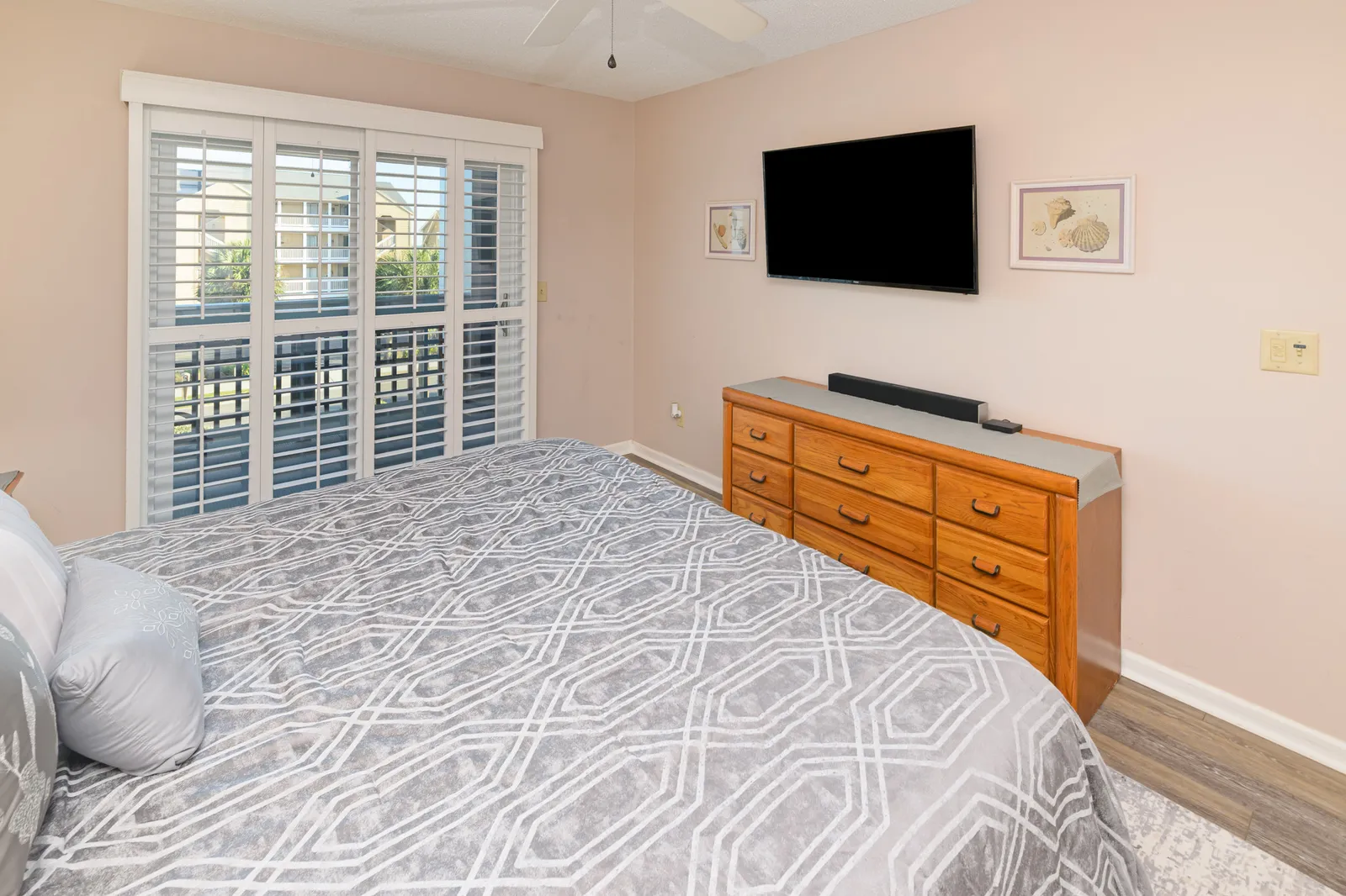 Islander I2 photo 17