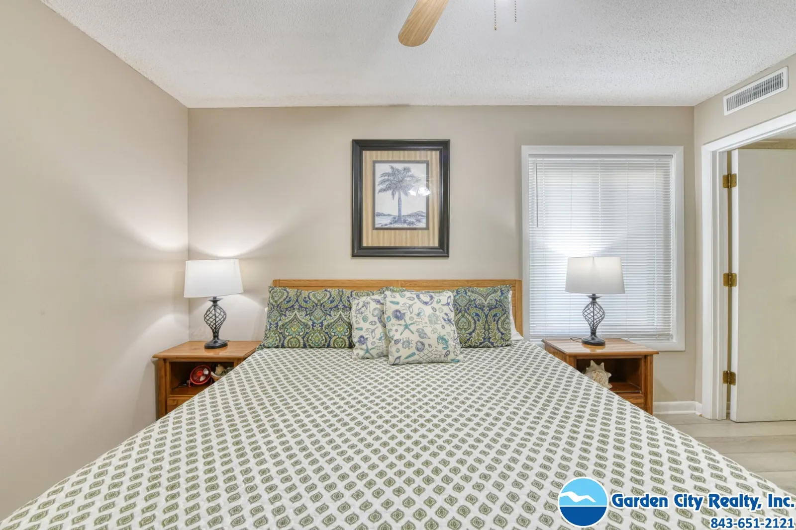 Afterdeck 206 photo 24