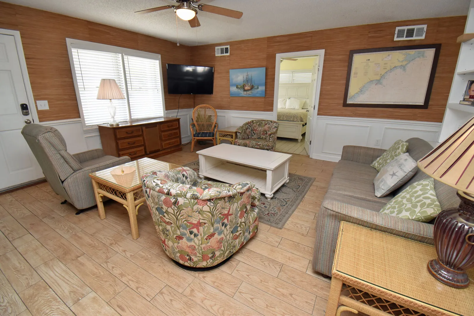 Electa's Place Down photo 2