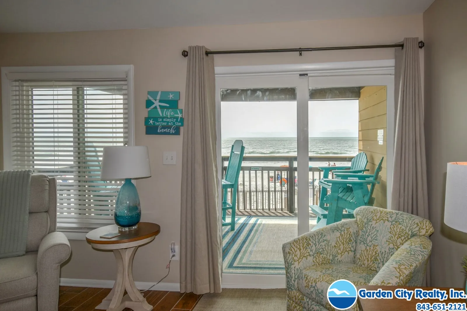 Afterdeck 106 photo 14