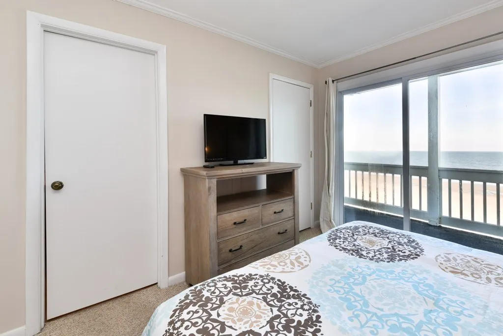 Ocean Six 604 photo 10