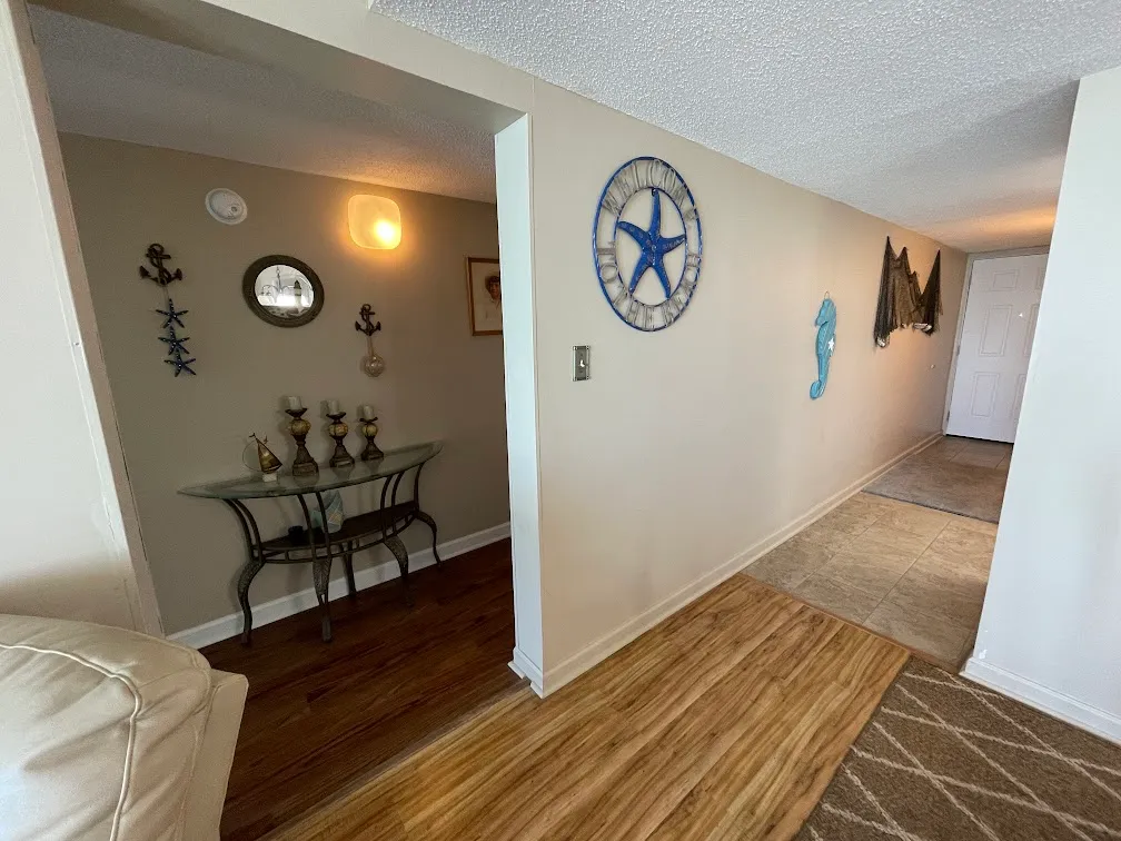 Horizon East 704 photo 11