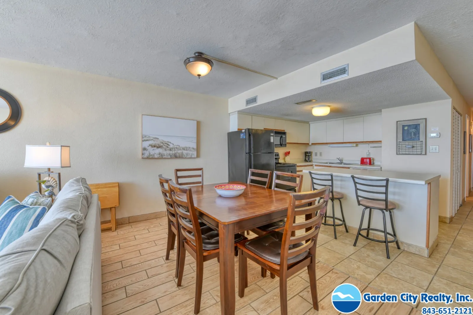 Water's Edge 709 photo 9