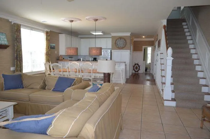 Surfside 6 photo 7