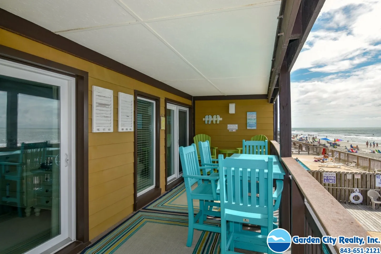 Afterdeck 105 photo 3
