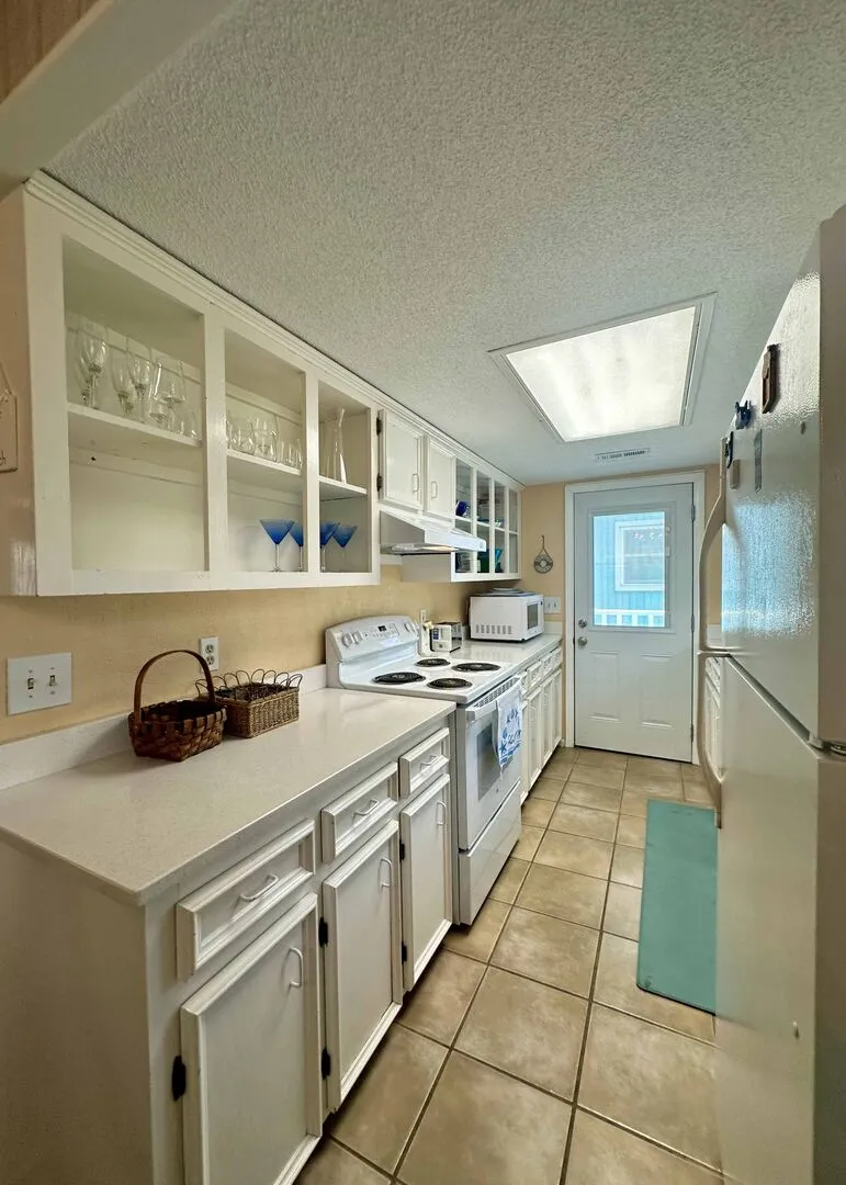 Summer House 180 photo 8